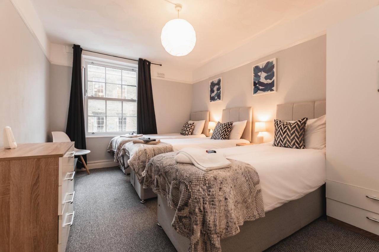 Best Price! Perfect Gunwharf Accommodation - 5 Single Beds Or Kingsize Free Parking Portsmouth Exterior photo