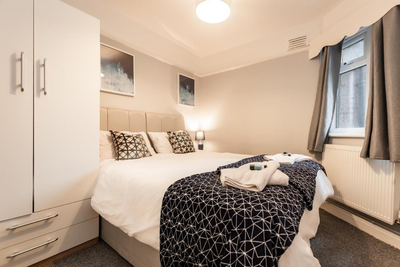Best Price! Perfect Gunwharf Accommodation - 5 Single Beds Or Kingsize Free Parking Portsmouth Exterior photo